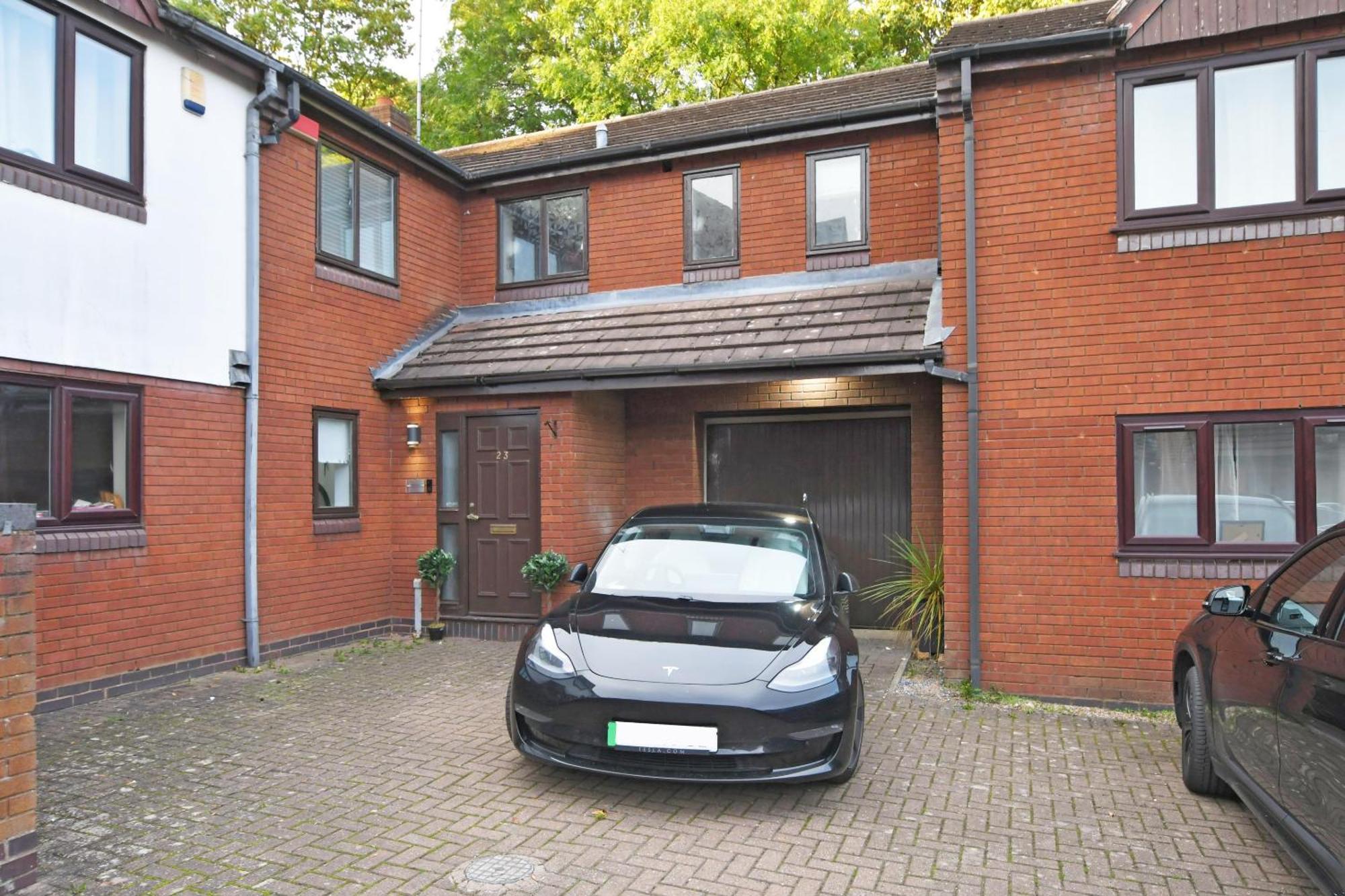 Townhouse @ Aboyne Close Birmingham Exterior photo